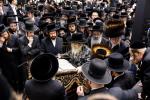 חגיגת הכנסת ספר תורה אריינגעגעבן צום ביהמ"ד הגדול אין קרית יואל דורך הרה"ח ר' אברהם מאיר יעקב פאלאטשעק הי"ו מיט די בהשתתפות כ"ק אדמו"ר מסאטמאר שליט"א.