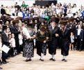 חגיגת הכנסת ספר תורה אריינגעגעבן צום ביהמ"ד הגדול אין קרית יואל דורך הרה"ח ר' אברהם מאיר יעקב פאלאטשעק הי"ו מיט די בהשתתפות כ"ק אדמו"ר מסאטמאר שליט"א.