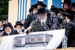 פולע בילדער גאלעריע פון די באזוך אין די סאטמארער אינגעל קעמפ און מעמד הנחת אבן הפינה פארן בנין שפע יואל דורך כ"ק אדמו"ר מסאטמאר שליט"א.