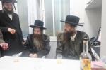 כ"ק אדמו"ר מאמשינאוו ארה"ב שליט"א וועלכע האלט זיך אויף אין די יעצטיגע זומער וואכן אין ארה"ק אויף א באזוך אין די אפיסעס פון מרכז "עזרה ויעוץ" .