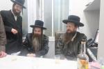 כ"ק אדמו"ר מאמשינאוו ארה"ב שליט"א וועלכע האלט זיך אויף אין די יעצטיגע זומער וואכן אין ארה"ק אויף א באזוך אין די אפיסעס פון מרכז "עזרה ויעוץ" .