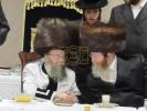 יארצייט אין ארץ ישראל פון כ"ק אדמו"ר מקרעטשניף סיגעט זצ"ל ביי כ"ק אדמו"ר מקרעטשניף סיגעט שליט"א פון וויליאמסבורג.