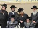 יארצייט אין ארץ ישראל פון כ"ק אדמו"ר מקרעטשניף סיגעט זצ"ל ביי כ"ק אדמו"ר מקרעטשניף סיגעט שליט"א פון וויליאמסבורג.