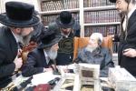אדמו"רים און ראשי ישיבות ביי הרה"ק רבי יעקב מאיר שעכטער שליט"א לקראת די ימים נוראים