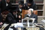 אדמו"רים און ראשי ישיבות ביי הרה"ק רבי יעקב מאיר שעכטער שליט"א לקראת די ימים נוראים