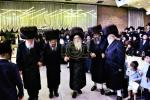 כ"ק אדמו"ר מצאנז קלויזענבורג שליט"א אויף א קורצע באזוך אין ארה"ק.