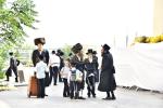 כ"ק אדמו"ר מצאנז קלויזענבורג שליט"א אויף א קורצע באזוך אין ארה"ק.