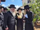 כ"ק אדמו"ר מצאנז קלויזענבורג שליט"א אויף א קורצע באזוך אין ארה"ק.