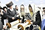 כ"ק אדמו"ר מצאנז קלויזענבורג שליט"א אויף א קורצע באזוך אין ארה"ק.