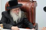 כ"ק אדמו"ר מנדבורנה שליט"א אויף א געהויבענעם באזוך אין זיין בית מדרש אין רמת בית שמש ד' פאר קבלת קהל.