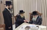 כ"ק אדמו"ר מרימנוב שליט"א ביי גדולי האדמו"רים לקראת די חתונה פון זיין זון.