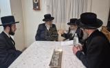 כ"ק אדמו"ר מרימנוב שליט"א ביי גדולי האדמו"רים לקראת די חתונה פון זיין זון.