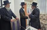 Main image for כ"ק אדמו"ר מרימנוב שליט"א ביי גדולי האדמו"רים לקראת די חתונה פון זיין זון.