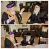 כ"ק אדמו"ר מצאנז קלויזענבורג שליט"א ביי א באזוך ביי זיין צייטווייליגן שכן, דעם ראשון לציון הרב שלמה משה עמאר שליט"א.