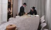 כ"ק אדמו"ר מסאדיגורא שליט"א ביי קבלת קהל נעכטן אין שטאט אשדוד