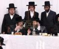 יארצייט טיש פון כ"ק אדמו"ר מקרעטשניף סיגעט זצ"ל ביי בנו כ"ק אדמו"ר מקרעטשניף סיגעט שליט"א פון וויליאמסבורג