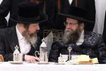 יארצייט טיש פון כ"ק אדמו"ר מקרעטשניף סיגעט זצ"ל ביי בנו כ"ק אדמו"ר מקרעטשניף סיגעט שליט"א פון וויליאמסבורג