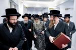 ביקור כבוד: כ"ק אדמו"ר מבאבוב-45 שליט"א אויף א באזוך ביי כ"ק אדמו"ר מסאטמאר שליט"א.
