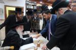 בילדער גאלעריע פון קבלת קהל ביי כ"ק אדמו"ר מצאנז שליט"א איבער גאנץ ארץ ישראל לרגל די ימי הרחמים והרצון.