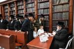 בילדער גאלעריע פון קבלת קהל ביי כ"ק אדמו"ר מצאנז שליט"א איבער גאנץ ארץ ישראל לרגל די ימי הרחמים והרצון.