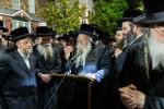 מסע הלוי' פון הגאון רבי צבי זאב בערגער זצ"ל מו"צ דק"ק צאנז קלויזענבורג אין בארא פארק.
