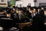 מסע הלוי' פון הגאון רבי צבי זאב בערגער זצ"ל מו"צ דק"ק צאנז קלויזענבורג אין בארא פארק.