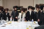 יומא דהילולא קמא: צענטראלע סעודת הילולא און סיום הש"ס בחצר הקודש קרעטשניף.
