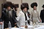 יומא דהילולא קמא: צענטראלע סעודת הילולא און סיום הש"ס בחצר הקודש קרעטשניף.