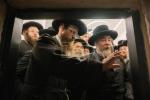 היסטארישע מעמד חנוכת הבית פארן נייעם פעסטונג פון וועלט בארימטע "עזרה ויעוץ", מיט די באטייליגונג פון צענדליגע אדמורי"ם רבנים ומורי הוראה