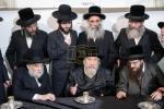 היסטארישע מעמד חנוכת הבית פארן נייעם פעסטונג פון וועלט בארימטע "עזרה ויעוץ", מיט די באטייליגונג פון צענדליגע אדמורי"ם רבנים ומורי הוראה