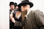 היסטארישע מעמד חנוכת הבית פארן נייעם פעסטונג פון וועלט בארימטע "עזרה ויעוץ", מיט די באטייליגונג פון צענדליגע אדמורי"ם רבנים ומורי הוראה