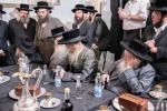 היסטארישע מעמד חנוכת הבית פארן נייעם פעסטונג פון וועלט בארימטע "עזרה ויעוץ", מיט די באטייליגונג פון צענדליגע אדמורי"ם רבנים ומורי הוראה