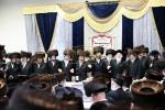 שמחת הברית לבן הנולד ביי כ"ק אדמו"ר מזוועהיל שליט"א, איידעם ביי הגה"צ ר' מרדכי טווערסקי זצ"ל, בנו הגדול פון כ"ק אדמו"ר מראחמיסטריווקא זצ"ל.