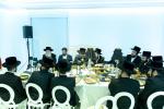 קאנגרעסמאן מייק לאולער טרעט אויף ביי פראכטפולן באנקעט פאר נגידים פונעם סקווירא "עמודי העולם" פראיעקט.