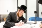 Main image for קאנגרעסמאן מייק לאולער טרעט אויף ביי פראכטפולן באנקעט פאר נגידים פונעם סקווירא "עמודי העולם" פראיעקט.