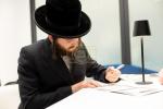 קאנגרעסמאן מייק לאולער טרעט אויף ביי פראכטפולן באנקעט פאר נגידים פונעם סקווירא "עמודי העולם" פראיעקט.