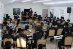 הגאון ר' אפרים וואקסמאן שליט"א טרעט אויף פאר די תלמידים פון ישיבת צאנז סטעטן איילענד, אין מחנה 'עבודת נפתלי' צאנז.