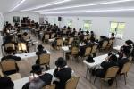 הגאון ר' אפרים וואקסמאן שליט"א טרעט אויף פאר די תלמידים פון ישיבת צאנז סטעטן איילענד, אין מחנה 'עבודת נפתלי' צאנז.