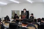 הגאון ר' אפרים וואקסמאן שליט"א טרעט אויף פאר די תלמידים פון ישיבת צאנז סטעטן איילענד, אין מחנה 'עבודת נפתלי' צאנז.