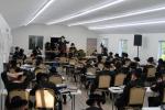 הגאון ר' אפרים וואקסמאן שליט"א טרעט אויף פאר די תלמידים פון ישיבת צאנז סטעטן איילענד, אין מחנה 'עבודת נפתלי' צאנז.