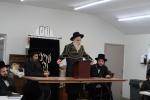 הגאון ר' אפרים וואקסמאן שליט"א טרעט אויף פאר די תלמידים פון ישיבת צאנז סטעטן איילענד, אין מחנה 'עבודת נפתלי' צאנז.