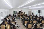 הגאון ר' אפרים וואקסמאן שליט"א טרעט אויף פאר די תלמידים פון ישיבת צאנז סטעטן איילענד, אין מחנה 'עבודת נפתלי' צאנז.