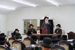 הגאון ר' אפרים וואקסמאן שליט"א טרעט אויף פאר די תלמידים פון ישיבת צאנז סטעטן איילענד, אין מחנה 'עבודת נפתלי' צאנז.