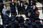 בילדער גאלעריע פונעם סעודת פרידה פאר כ"ק אדמו"ר מתולדות יהודה שליט"א אין ארץ ישראל פארן צירוקפארן קיין חוץ לארץ