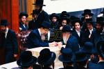 בילדער גאלעריע פונעם סעודת פרידה פאר כ"ק אדמו"ר מתולדות יהודה שליט"א אין ארץ ישראל פארן צירוקפארן קיין חוץ לארץ