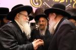 בילדער גאלעריע: כ"ק אדמו"ר מצאנז קלויזענבורג שליט"א באזוכט אין ארה"ק דריטער טייל