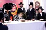 מעמד הכרת הטוב פאר די בחורי הישיבות וואס האבן אריינגעברענגט גרעסערע סכומים פאר קופת שקל הטהור ארום די טעג פון כ"ו אב פאר די גרויסע חלוקה וואס גייט פארקומען חודש תשרי.