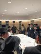 כ"ק אדמו"ר מסאדיגורה לאנדאן שליט"א ביים עריכת השולחן לכבוד י"א אלול