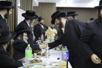 רירנדע מעמד "כינוס המצילים" פארגאנגענע וואך מיטוואך פרשת כי תצא למלחמה נעמט צונויף קרוב צו 60 געטרייע ארבייטער און עקסנים אינערהאלב די הצלה מגיוס אפיסעס שע"י קרן ויואל משה;&nbsp;מעמד הנהדר באשיינט בראשות הגה"צ אב"ד סאטמאר ירושלים שליט"א