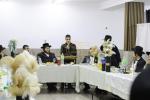 רירנדע מעמד "כינוס המצילים" פארגאנגענע וואך מיטוואך פרשת כי תצא למלחמה נעמט צונויף קרוב צו 60 געטרייע ארבייטער און עקסנים אינערהאלב די הצלה מגיוס אפיסעס שע"י קרן ויואל משה;&nbsp;מעמד הנהדר באשיינט בראשות הגה"צ אב"ד סאטמאר ירושלים שליט"א